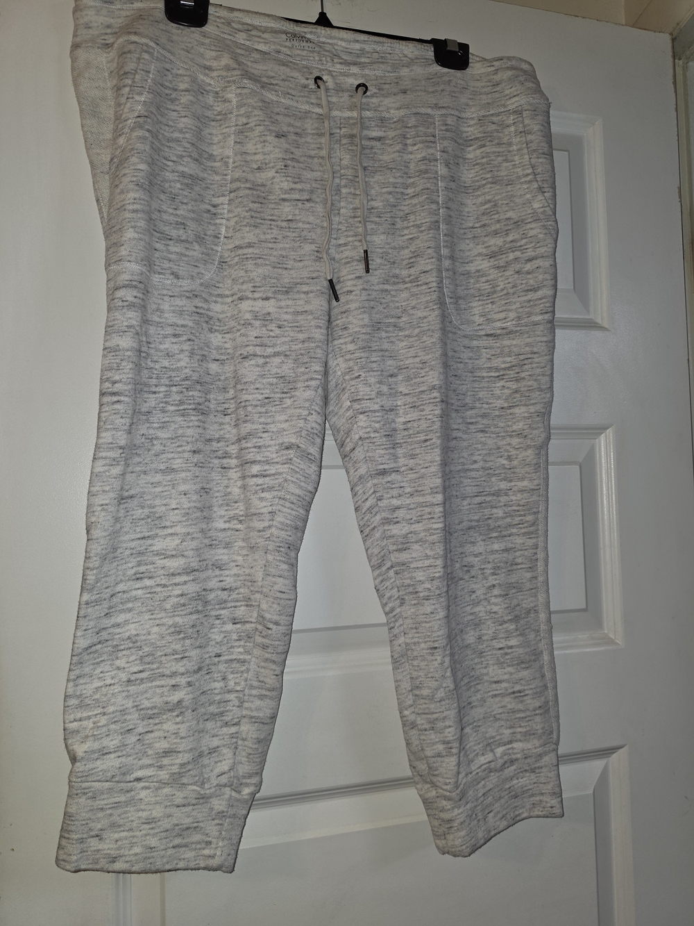 Women’s Light Heather Gray Knit Capris - Casual Pull-On Comfort